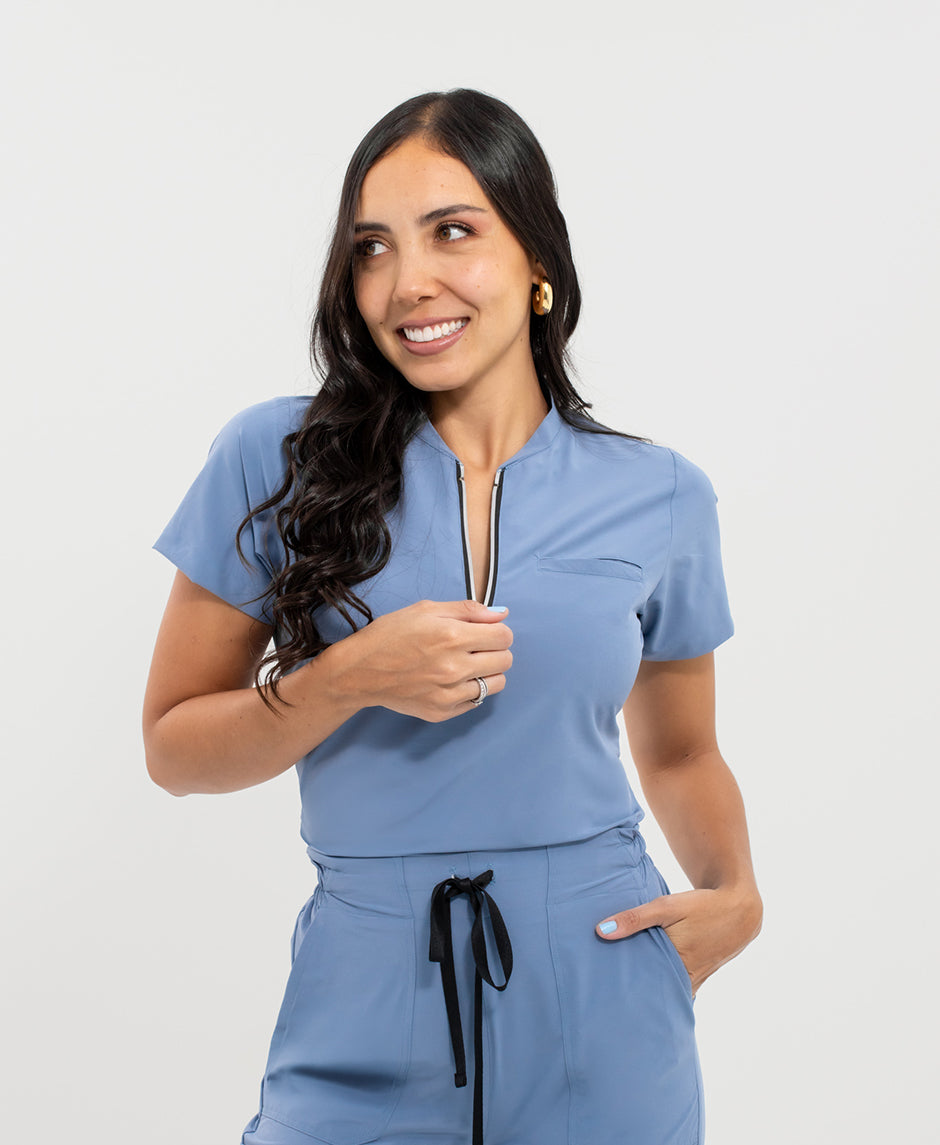 blusa medica uniforme antifluido lynx azul estelar para mujer