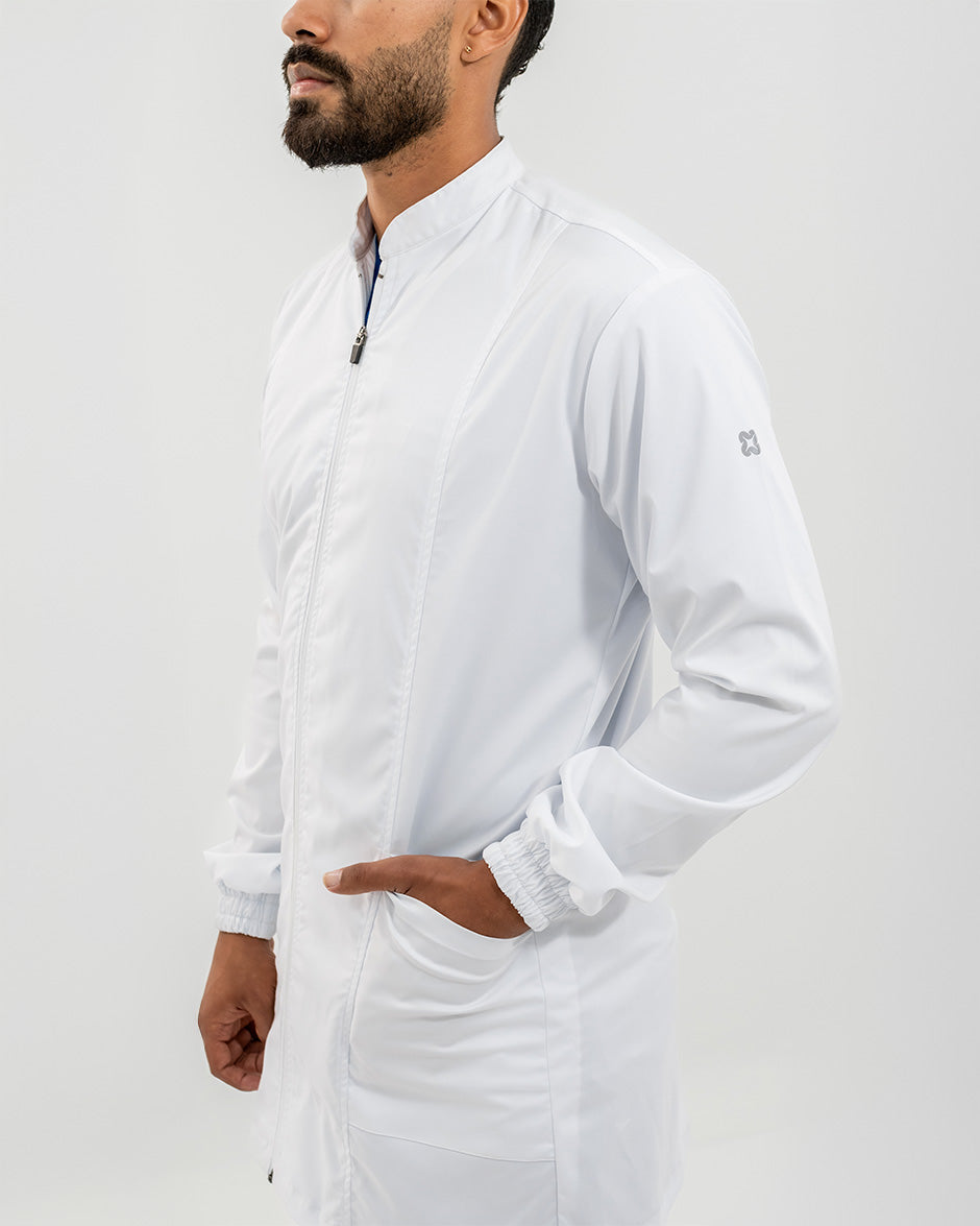 bata complementos hombre blanco