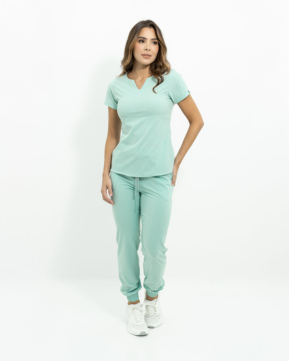 Blusa New Moon y Jogger New Comet