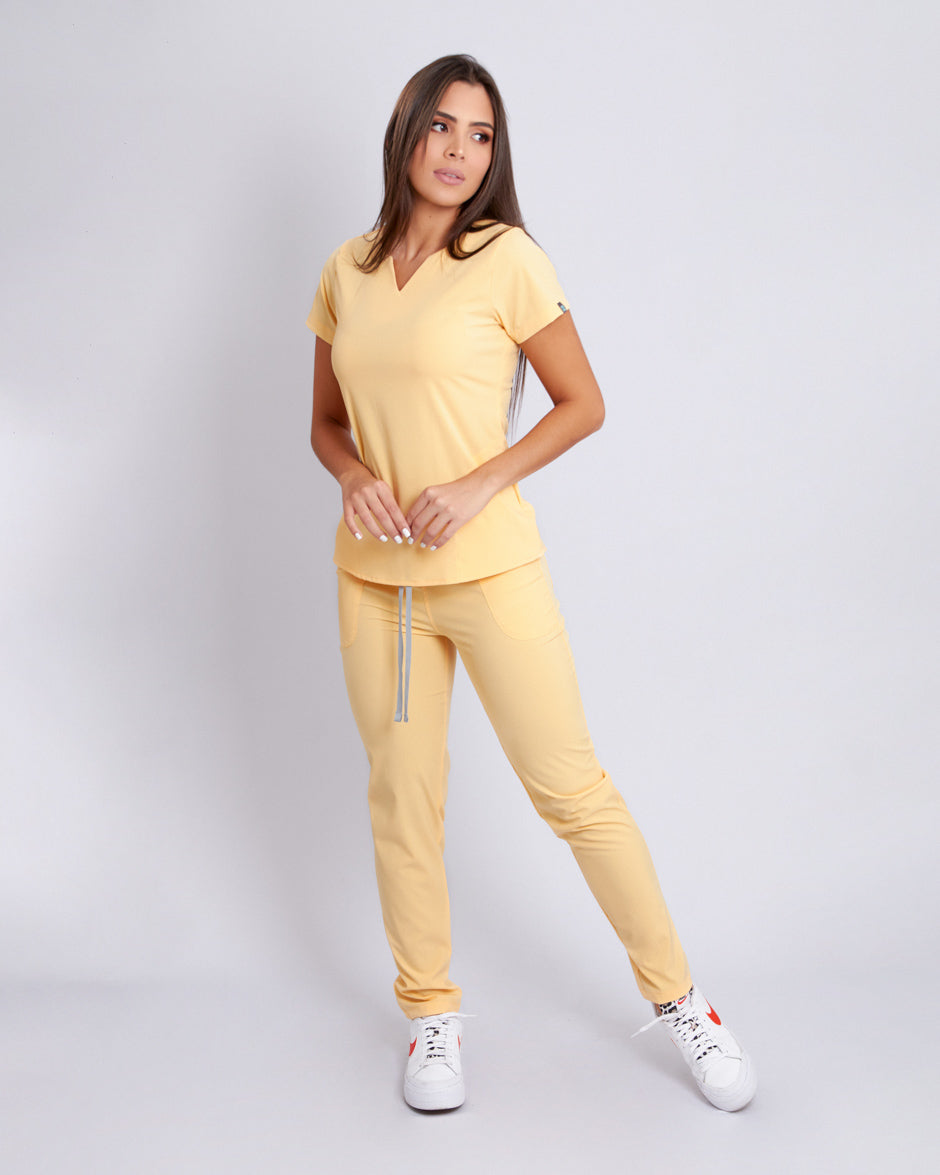 blusa medica uniforme antifluidos new moon amarillo pastel