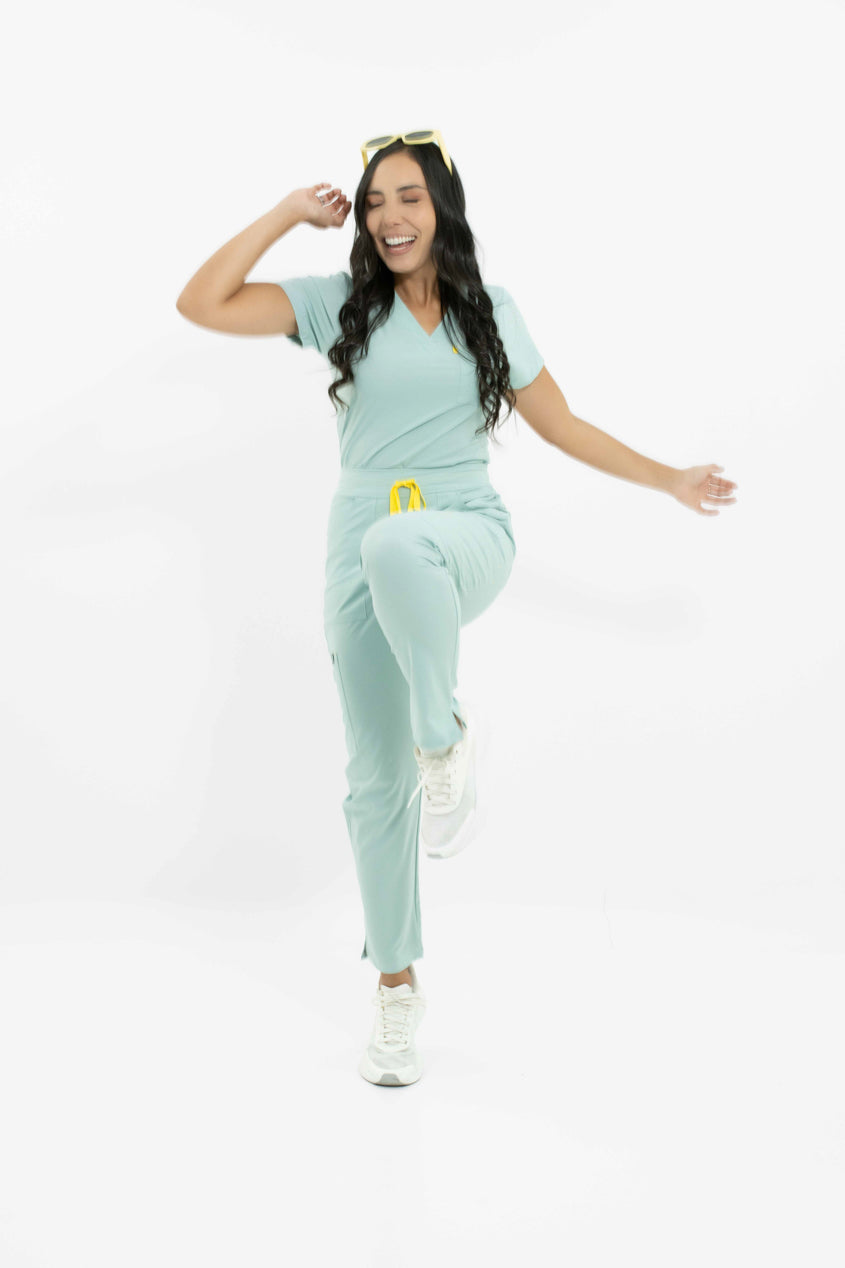 pantalon uniforme antifluidos galaxy verde malva