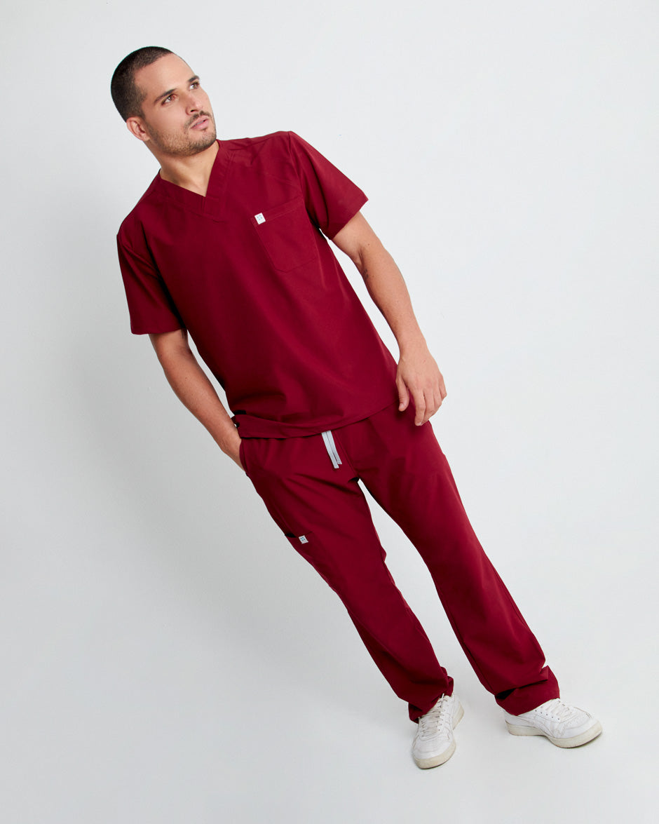 pantalon uniforme antifluidos pluton vinotinto para hombre